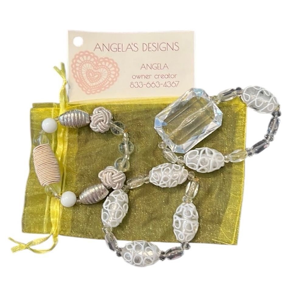 NWT Angelas Designs set of 3 stretchy bracelets w/clear white silver tan beads
